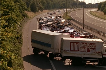 Screenshot aus der Episode 'Höllenfahrt auf der A4'